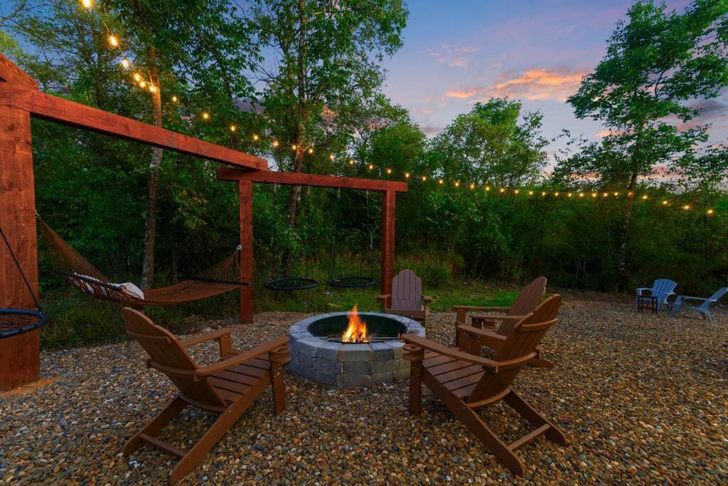 Under The Stars - Secluded, Hot Tub, Firepit, Games Villa Broken Bow Eksteriør bilde